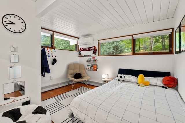 43 Willowdale Rd, Topsfield, MA 01983