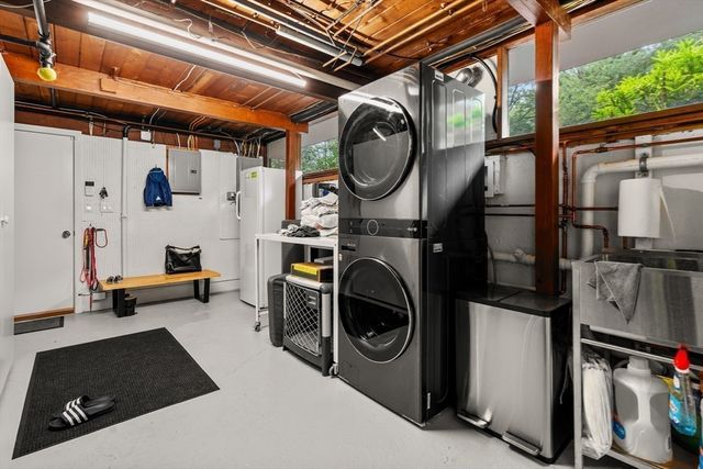 43 Willowdale Rd, Topsfield, MA 01983