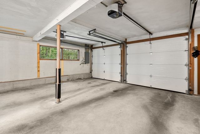 43 Willowdale Rd, Topsfield, MA 01983