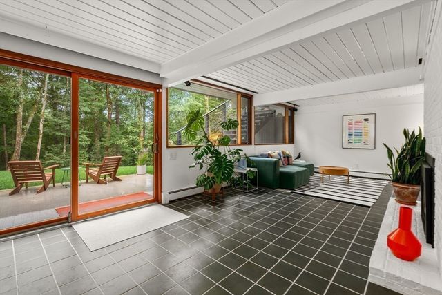 43 Willowdale Rd, Topsfield, MA 01983