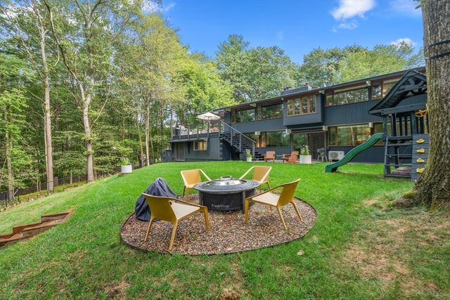 43 Willowdale Rd, Topsfield, MA 01983