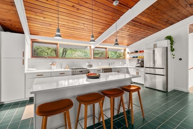 43 Willowdale Rd, Topsfield, MA 01983