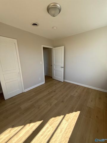 3611 NW Lakewood Drive NW, Huntsville, AL 35811