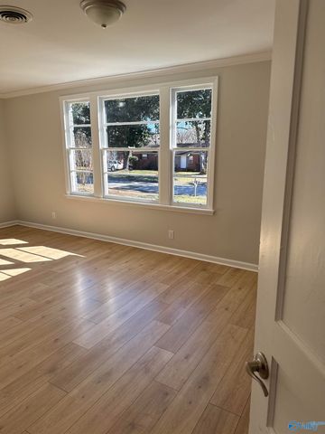 3611 NW Lakewood Drive NW, Huntsville, AL 35811