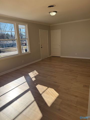 3611 NW Lakewood Drive NW, Huntsville, AL 35811