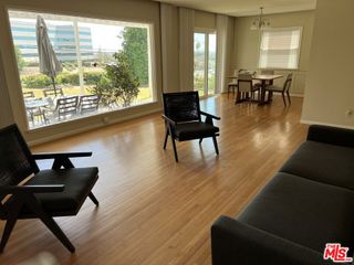 5604 S Chariton Avenue, Ladera Heights, CA 90056