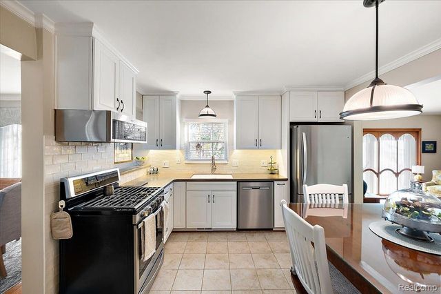 24546 Fairway Hills Drive, Novi, MI 48374