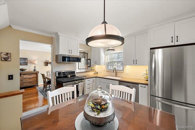 24546 Fairway Hills Drive, Novi, MI 48374