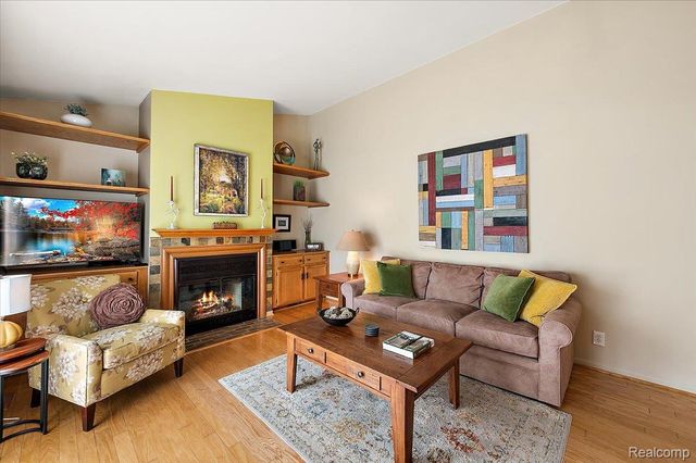 24546 Fairway Hills Drive, Novi, MI 48374