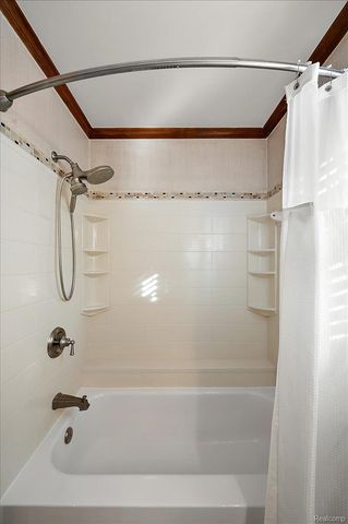 24546 Fairway Hills Drive, Novi, MI 48374