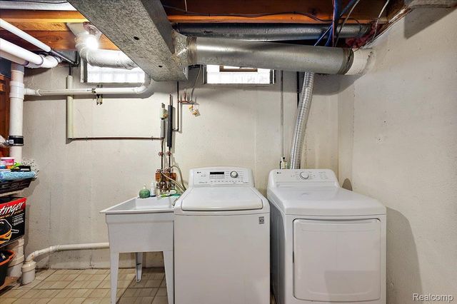 24546 Fairway Hills Drive, Novi, MI 48374