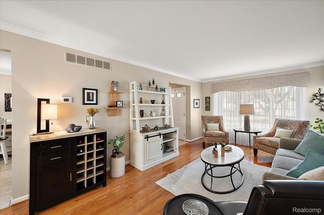 24546 Fairway Hills Drive, Novi, MI 48374