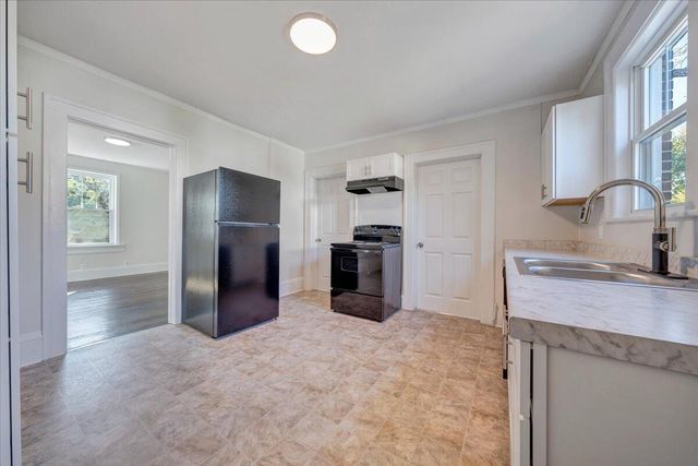 832 Queen AVE, Roanoke, VA 24012