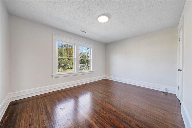 832 Queen AVE, Roanoke, VA 24012