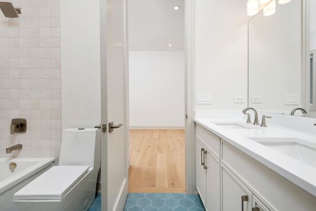 4844 N Hermitage Avenue, Chicago, IL 60640