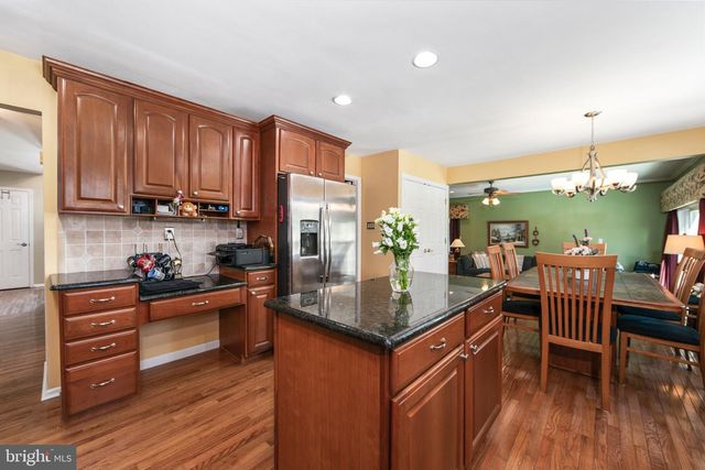 3 ACORN HILL HOLW, Voorhees, NJ 08043