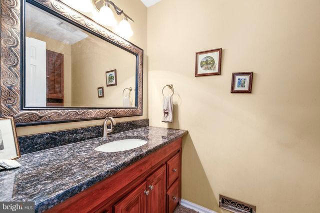 3 ACORN HILL HOLW, Voorhees, NJ 08043