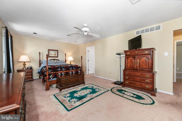 3 ACORN HILL HOLW, Voorhees, NJ 08043