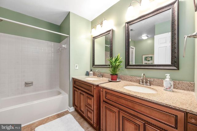 3 ACORN HILL HOLW, Voorhees, NJ 08043