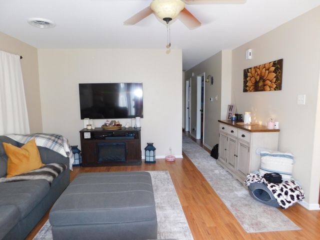 955 Millpond Road, Valparaiso, IN 46385