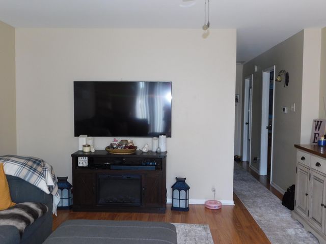 955 Millpond Road, Valparaiso, IN 46385
