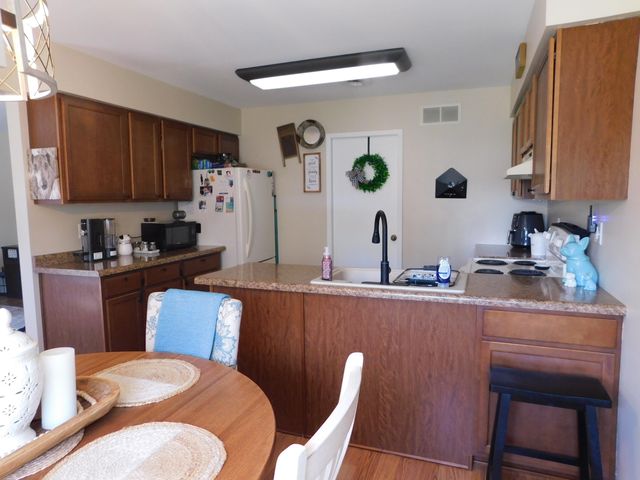 955 Millpond Road, Valparaiso, IN 46385