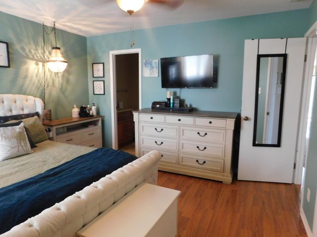 955 Millpond Road, Valparaiso, IN 46385