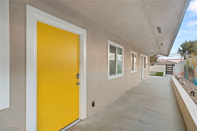 615 South 10th Street, Las Vegas, NV 89101