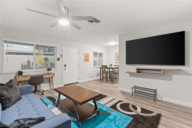 615 South 10th Street, Las Vegas, NV 89101