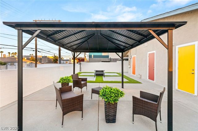 615 South 10th Street, Las Vegas, NV 89101