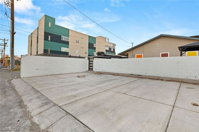 615 South 10th Street, Las Vegas, NV 89101
