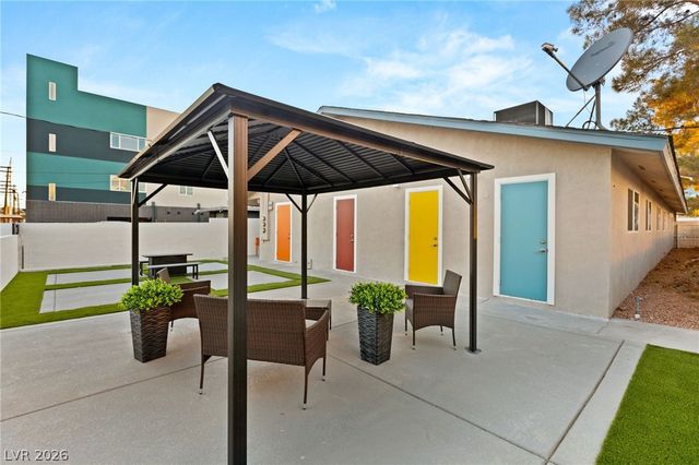 615 South 10th Street, Las Vegas, NV 89101