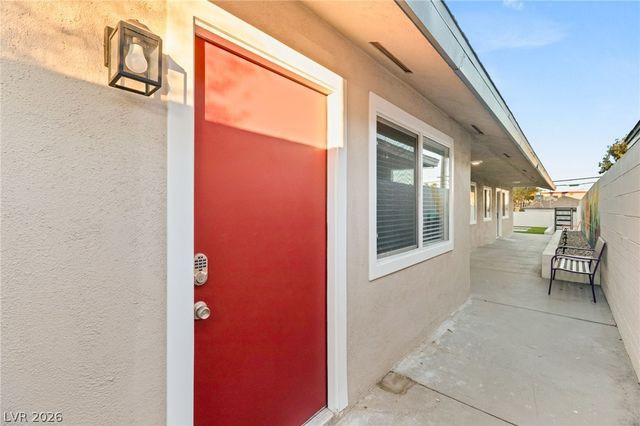 615 South 10th Street, Las Vegas, NV 89101
