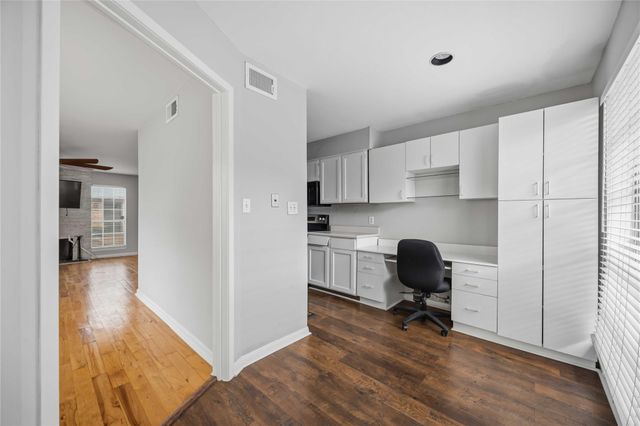 6201 Beverlyhill Street 30, Houston, TX 77057