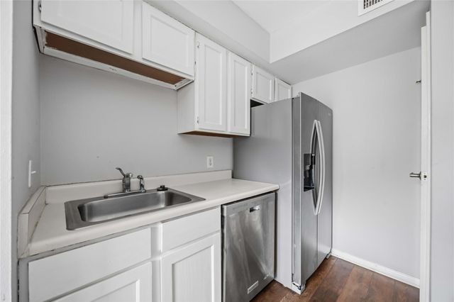6201 Beverlyhill Street 30, Houston, TX 77057