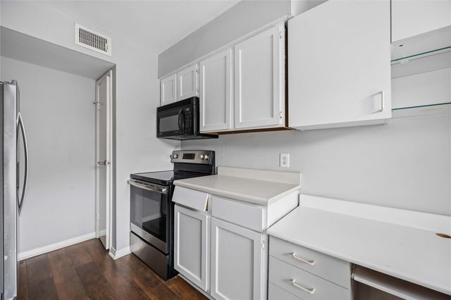 6201 Beverlyhill Street 30, Houston, TX 77057