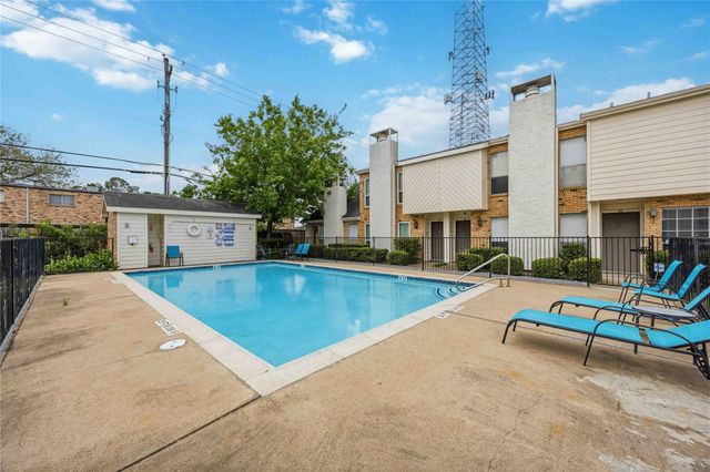 6201 Beverlyhill Street 30, Houston, TX 77057