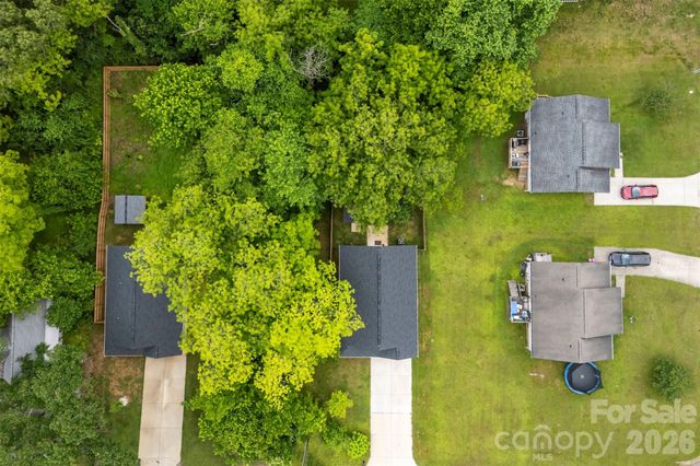 104 E Louisiana Avenue, Bessemer City, NC 28016