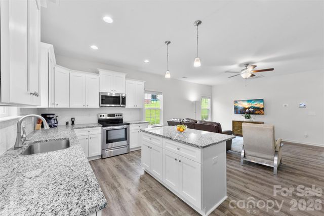 104 E Louisiana Avenue, Bessemer City, NC 28016