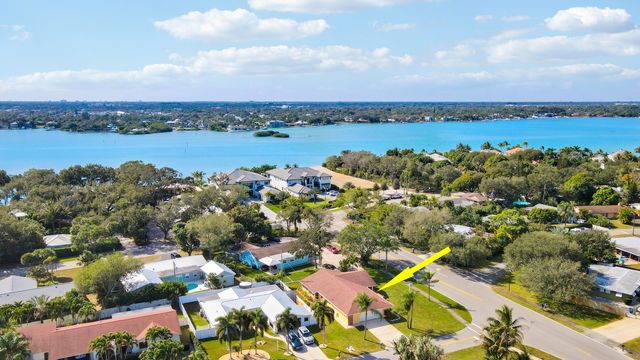 1501 Lance Road, Jupiter, FL 33469