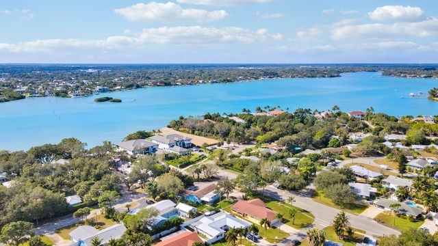 1501 Lance Road, Jupiter, FL 33469