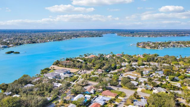 1501 Lance Road, Jupiter, FL 33469