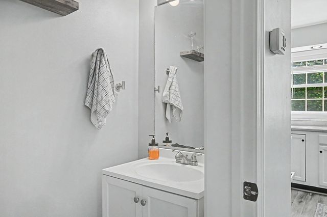 1029 S Mammoth Rd Unit 15, Manchester, NH 03109