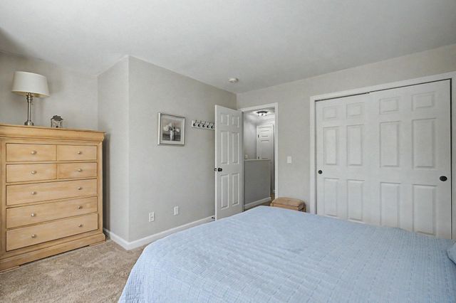 1029 S Mammoth Rd Unit 15, Manchester, NH 03109