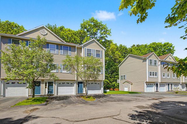 1029 S Mammoth Rd Unit 15, Manchester, NH 03109