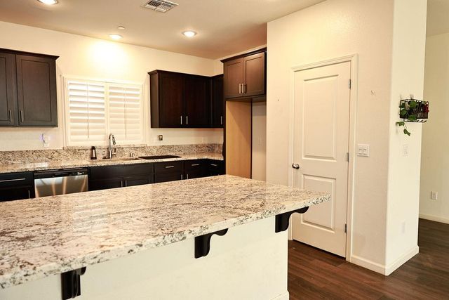 1382 Shoreline Drive, Madera, CA 93637