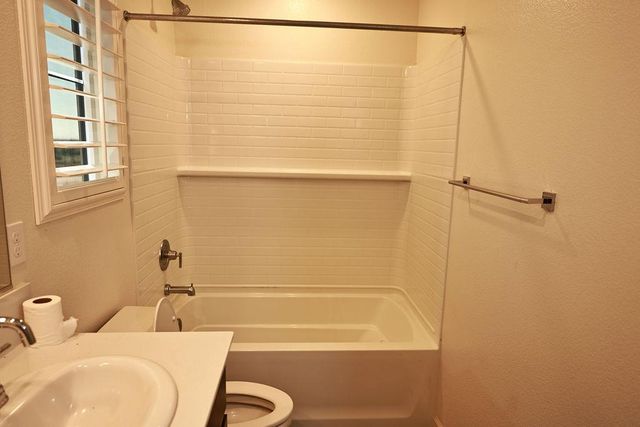 1382 Shoreline Drive, Madera, CA 93637