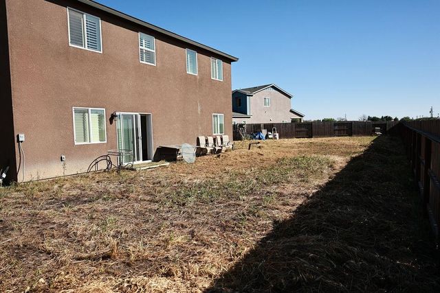 1382 Shoreline Drive, Madera, CA 93637