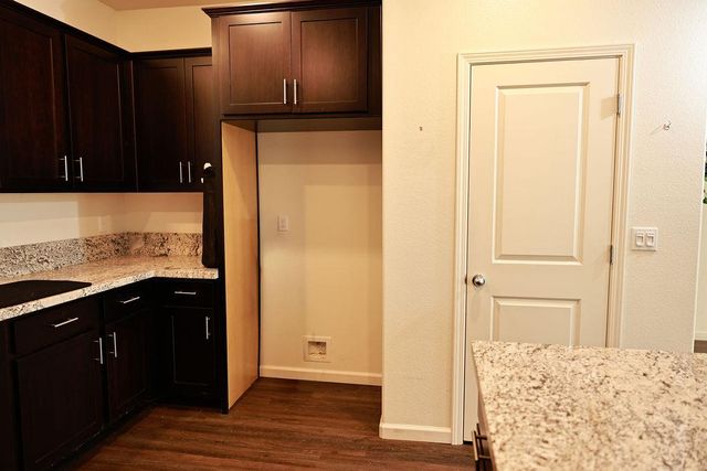 1382 Shoreline Drive, Madera, CA 93637