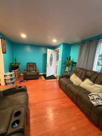1250 W 115th Street, Chicago, IL 60643